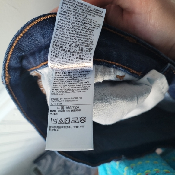 Old Navy Cuffed Dark Wash Denim Shorts Size 8 - Picture 14 of 14